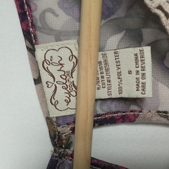 Eyelash Flutter Sleeve Lace Floral Blouse Size Small - Picture 3 of 4